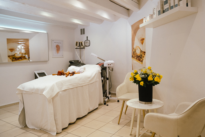 Salle de traitement spa de luxe chez Dayness